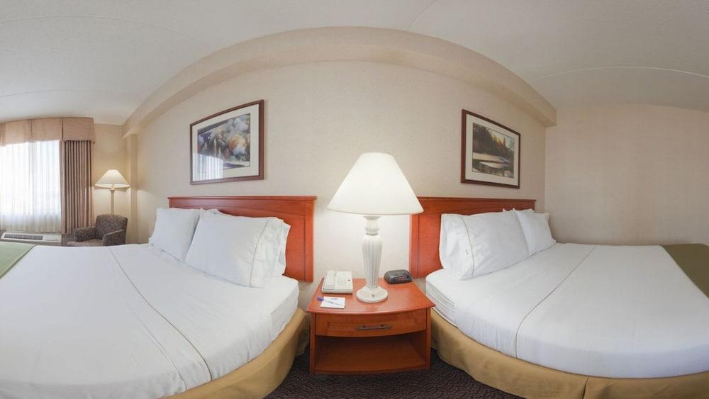 Holiday Inn Express Hotel & Suites Coralville By Ihg Εξωτερικό φωτογραφία