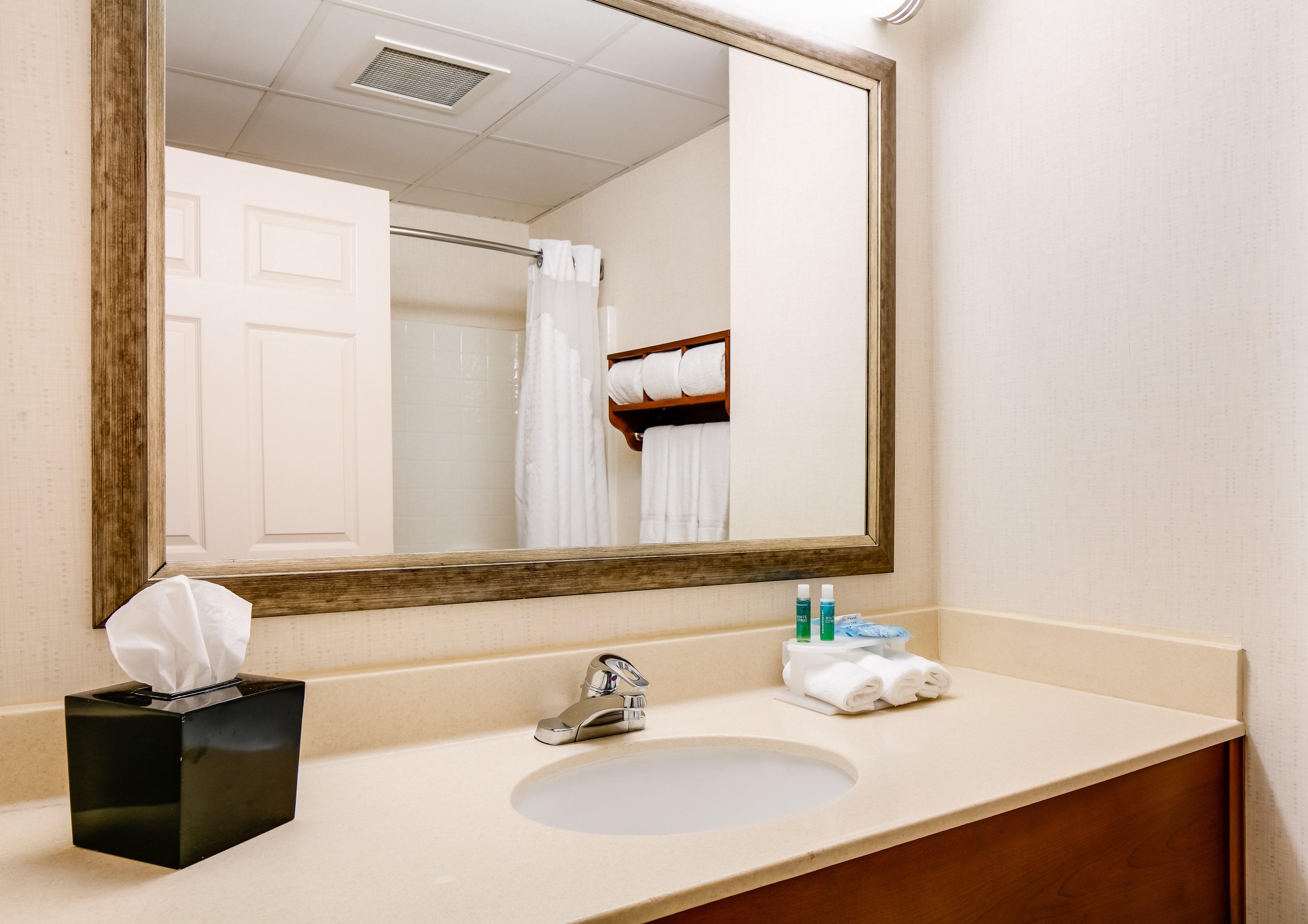 Holiday Inn Express Hotel & Suites Coralville By Ihg Εξωτερικό φωτογραφία
