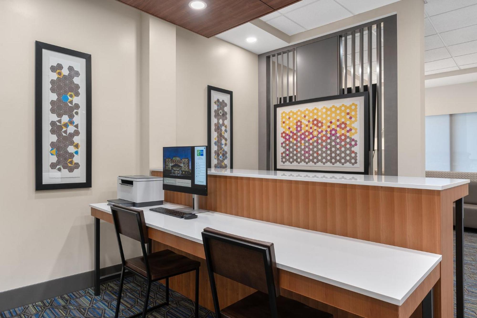 Holiday Inn Express Hotel & Suites Coralville By Ihg Εξωτερικό φωτογραφία