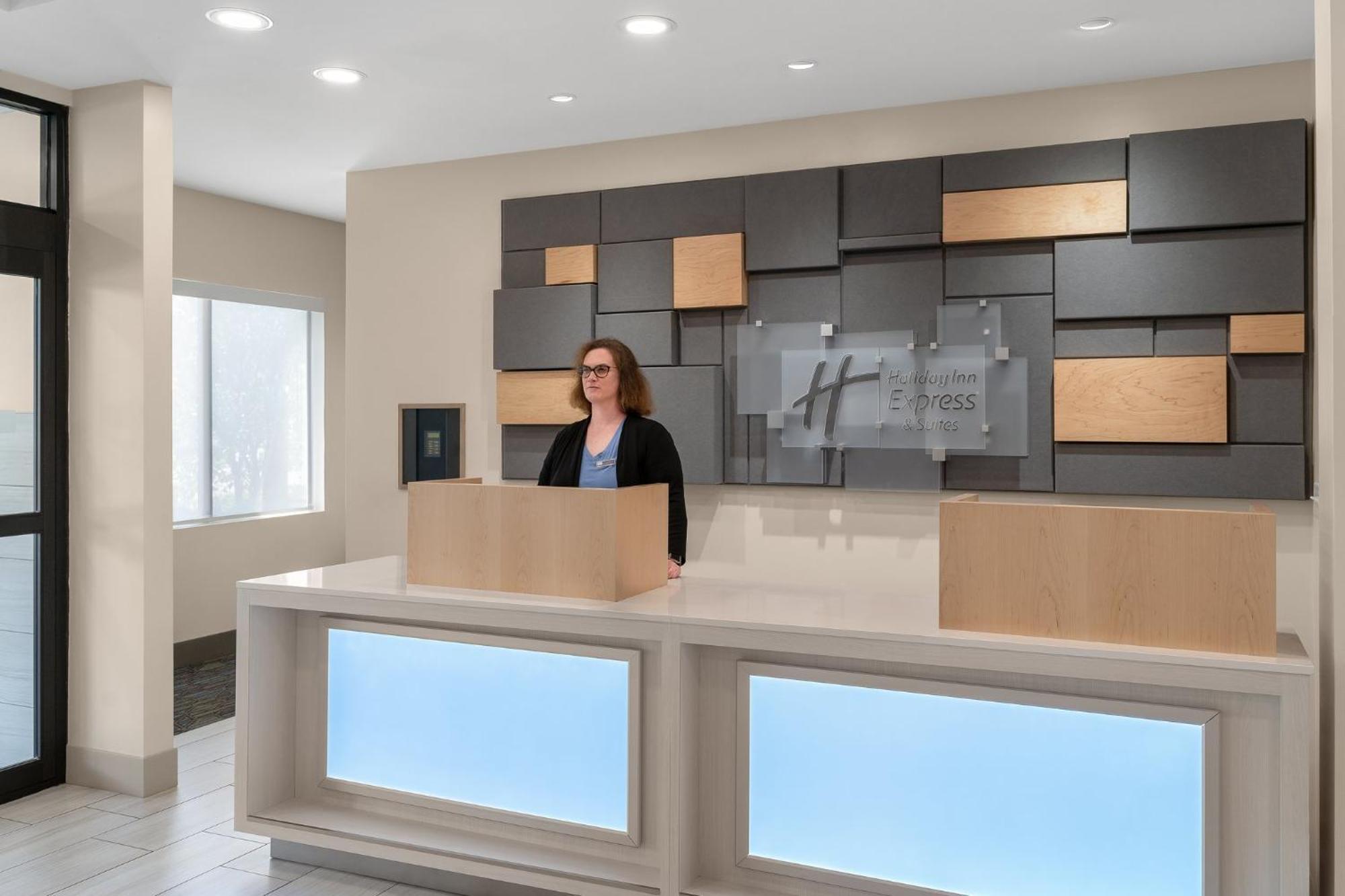 Holiday Inn Express Hotel & Suites Coralville By Ihg Εξωτερικό φωτογραφία