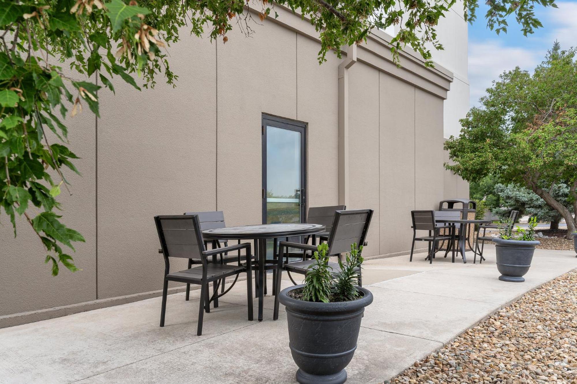 Holiday Inn Express Hotel & Suites Coralville By Ihg Εξωτερικό φωτογραφία