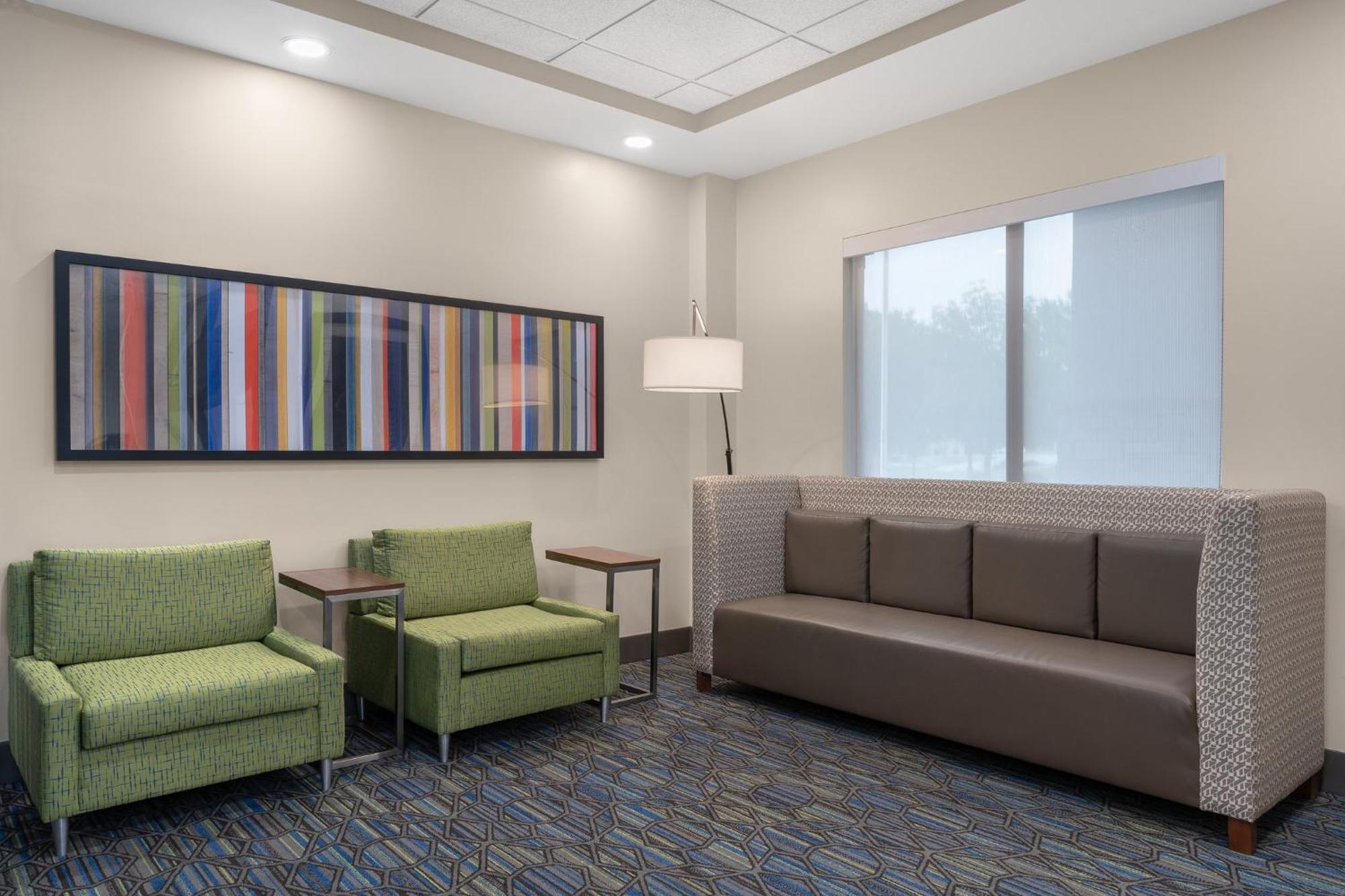 Holiday Inn Express Hotel & Suites Coralville By Ihg Εξωτερικό φωτογραφία