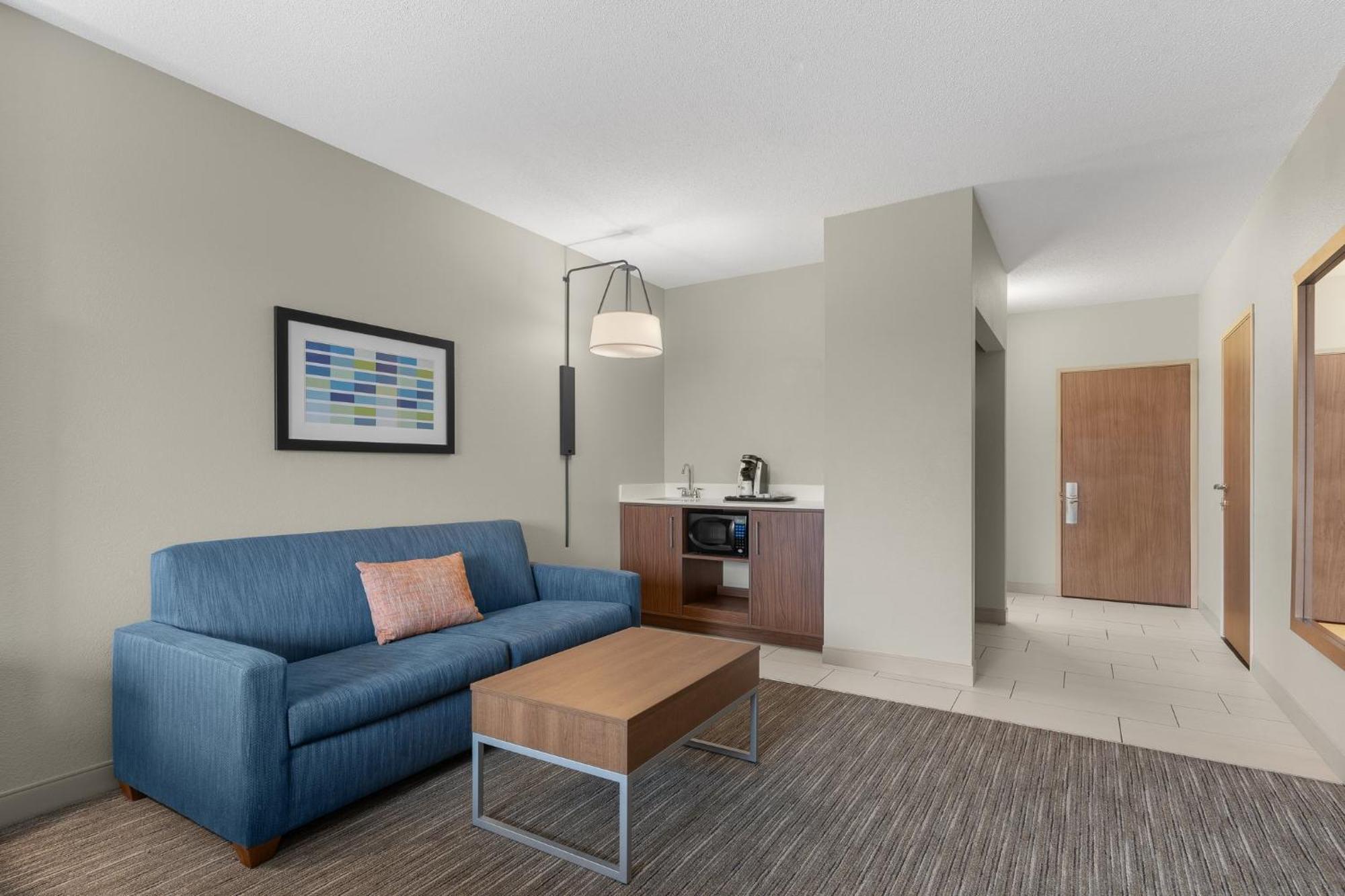Holiday Inn Express Hotel & Suites Coralville By Ihg Εξωτερικό φωτογραφία
