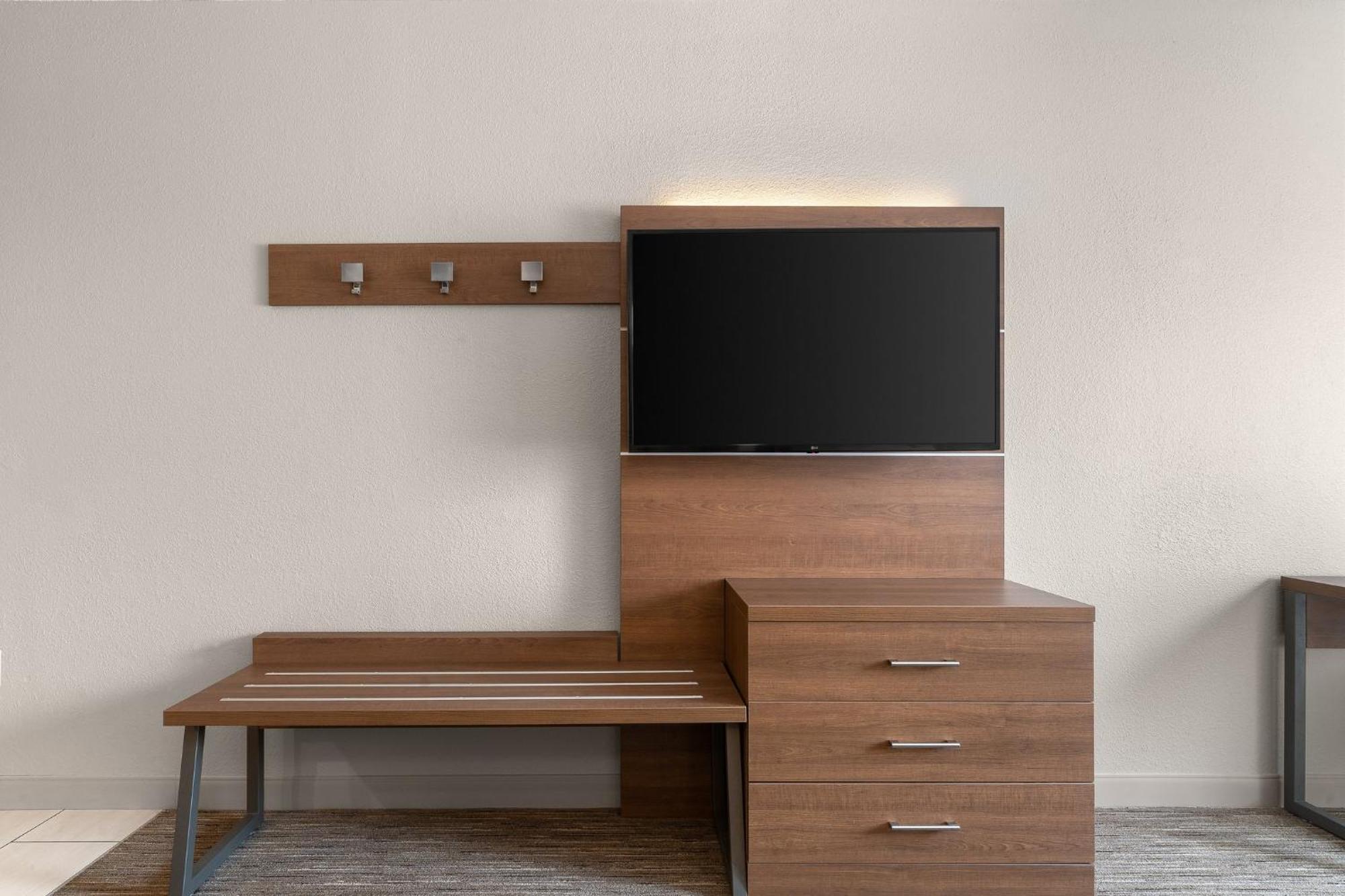 Holiday Inn Express Hotel & Suites Coralville By Ihg Εξωτερικό φωτογραφία