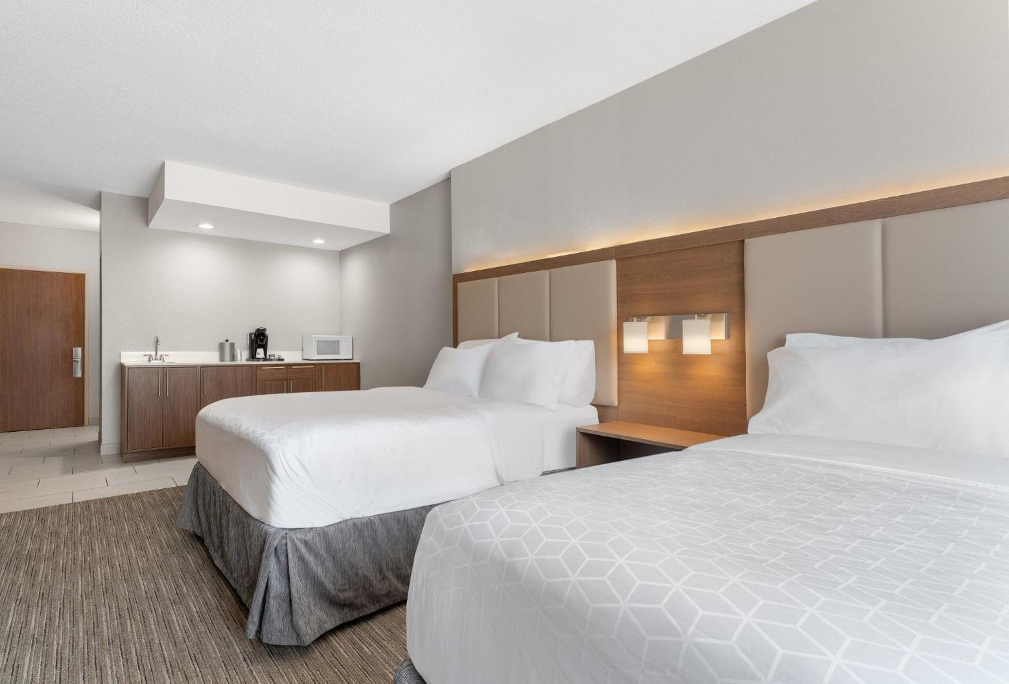 Holiday Inn Express Hotel & Suites Coralville By Ihg Εξωτερικό φωτογραφία