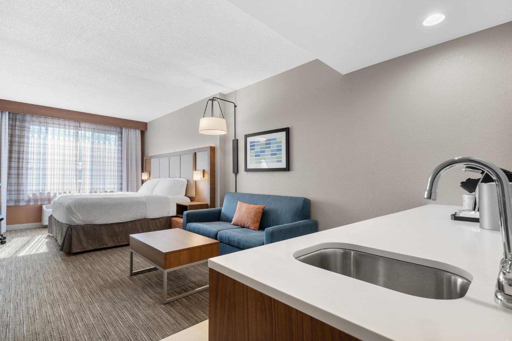 Holiday Inn Express Hotel & Suites Coralville By Ihg Εξωτερικό φωτογραφία