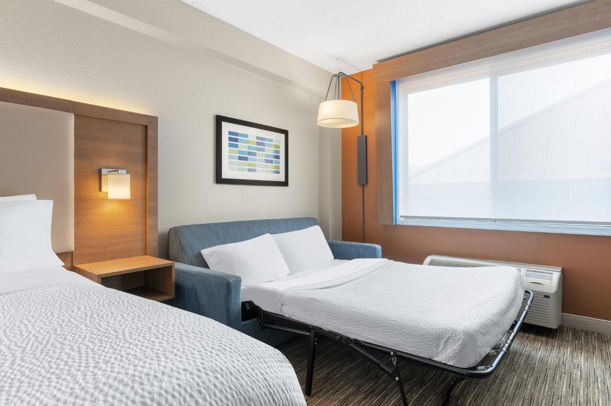 Holiday Inn Express Hotel & Suites Coralville By Ihg Εξωτερικό φωτογραφία