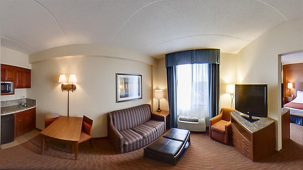 Holiday Inn Express Hotel & Suites Coralville By Ihg Εξωτερικό φωτογραφία